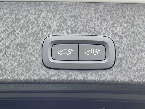 New 2026 Volvo XC40 B5 Plus w/ Protection Package Premier image 29