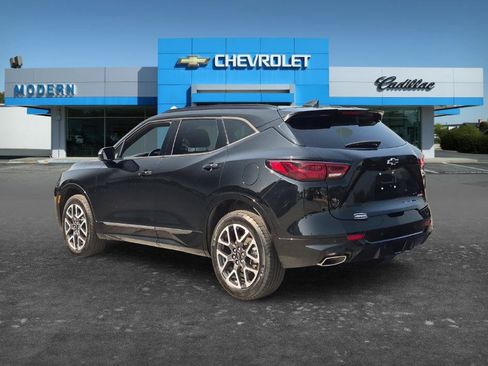 Certified 2025 Chevrolet Blazer RS FWD image 3