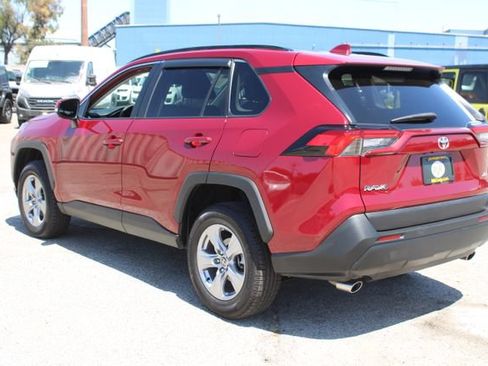 Used 2022 Toyota RAV4 XLE FWD image 6