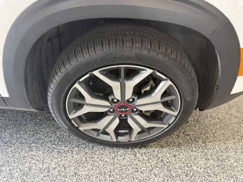 Used 2022 Kia Seltos SX w/ Sunroof Package AWD/4WD image 27
