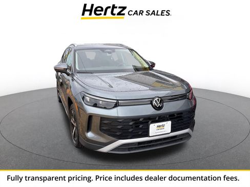 Used 2026 Volkswagen Tiguan SE AWD/4WD image 1