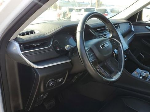 Certified 2022 Jeep Grand Cherokee Limited image 11