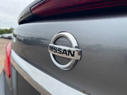 Used 2017 Nissan Sentra SR w/ SR Midnight Edition FWD image 13