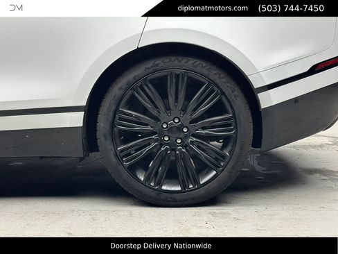 Used 2018 Land Rover Range Rover Velar R-Dynamic SE AWD/4WD image 42