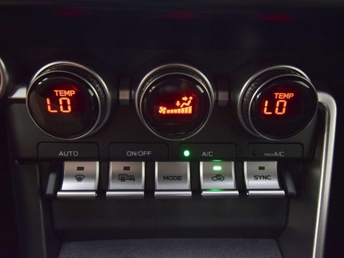 Used 2025 Toyota GR86 Premium w/ ALL Weather Mat Package (TMS) RWD image 32