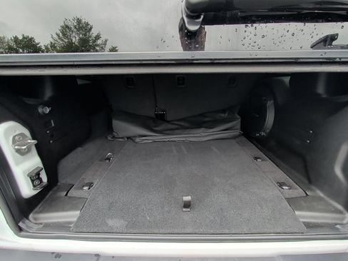 Used 2024 Jeep Wrangler Unlimited Rubicon w/ Technology Group AWD/4WD image 13