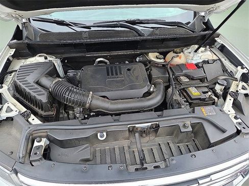 Certified 2023 GMC Acadia SLE w/ Driver Convenience Package image 10