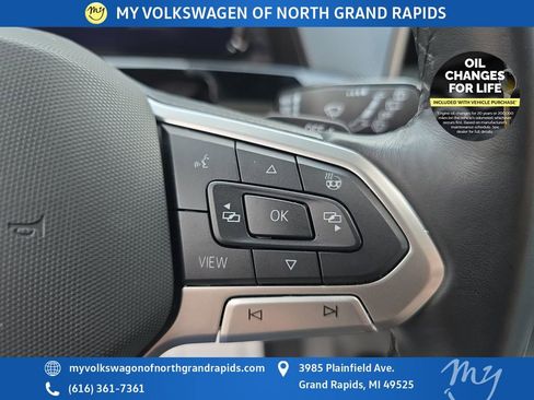 Used 2025 Volkswagen Atlas Cross Sport SEL Premium R-Line AWD/4WD image 16