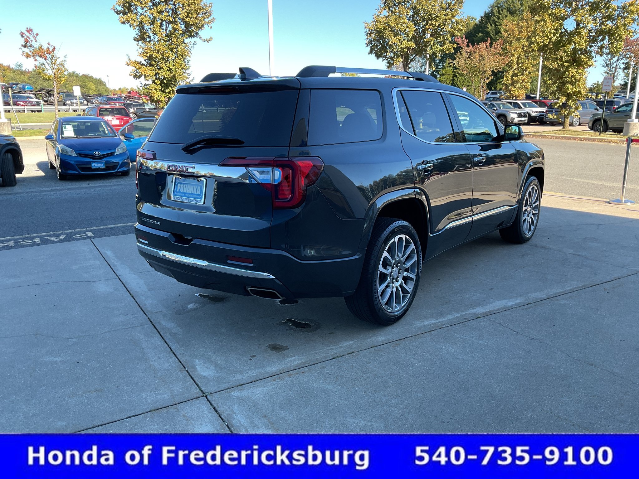 Used 2023 GMC Acadia Denali w/ Denali Ultimate Package FWD image 6
