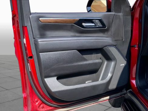 Used 2025 Chevrolet Tahoe High Country AWD/4WD image 47