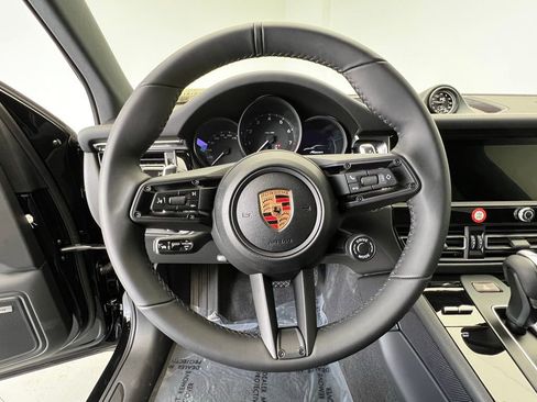 Used 2026 Porsche Macan image 7