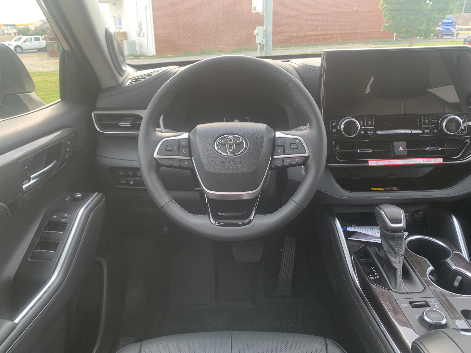 New 2026 Toyota Highlander Limited AWD/4WD image 16