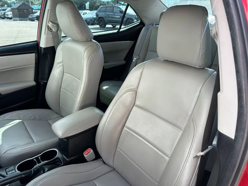 Used 2018 Toyota Corolla LE image 24