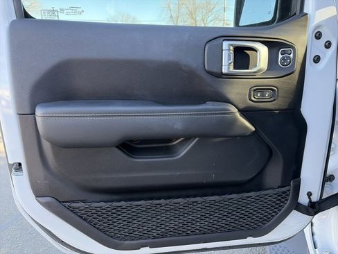 Used 2023 Jeep Wrangler Unlimited Sahara w/ Cold Weather Group image 14