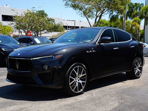 Used 2022 Maserati Levante Modena S AWD/4WD image 3