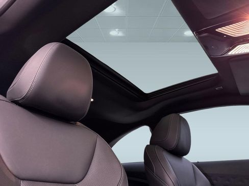 Certified 2023 BMW 230i Coupe w/ Premium Package RWD image 15