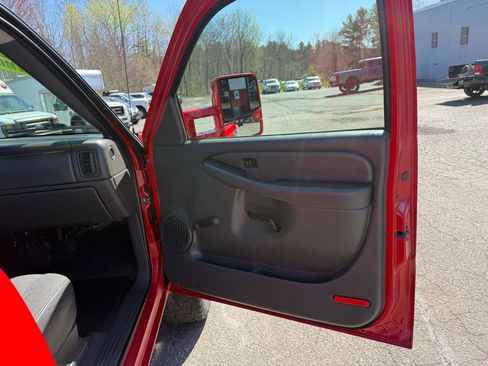 Used 2005 GMC Sierra 3500 W/T w/ Snow Plow Prep Package AWD/4WD image 19
