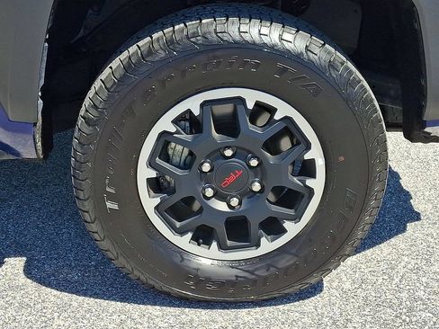 Used 2024 Toyota Tacoma TRD Off-Road w/ TRD Off Road Upgrade Package AWD/4WD image 11