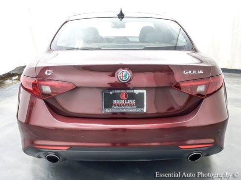 Used 2018 Alfa Romeo Giulia Ti image 7