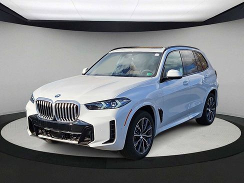 New 2026 BMW X5 xDrive50e w/ M Sport Package image 4