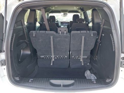 Used 2023 Chrysler Pacifica Touring FWD image 29