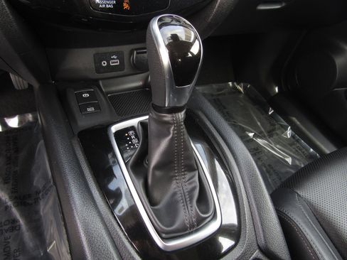 Used 2022 Nissan Rogue Sport SL image 21