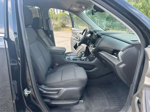 Used 2021 Chevrolet Traverse LT AWD/4WD image 21