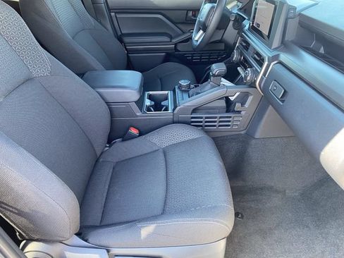 Used 2025 Toyota 4Runner SR5 AWD/4WD image 10