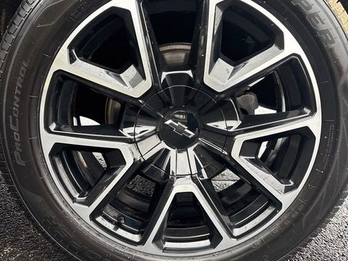 Used 2022 Chevrolet Tahoe RST w/ Luxury Package image 11