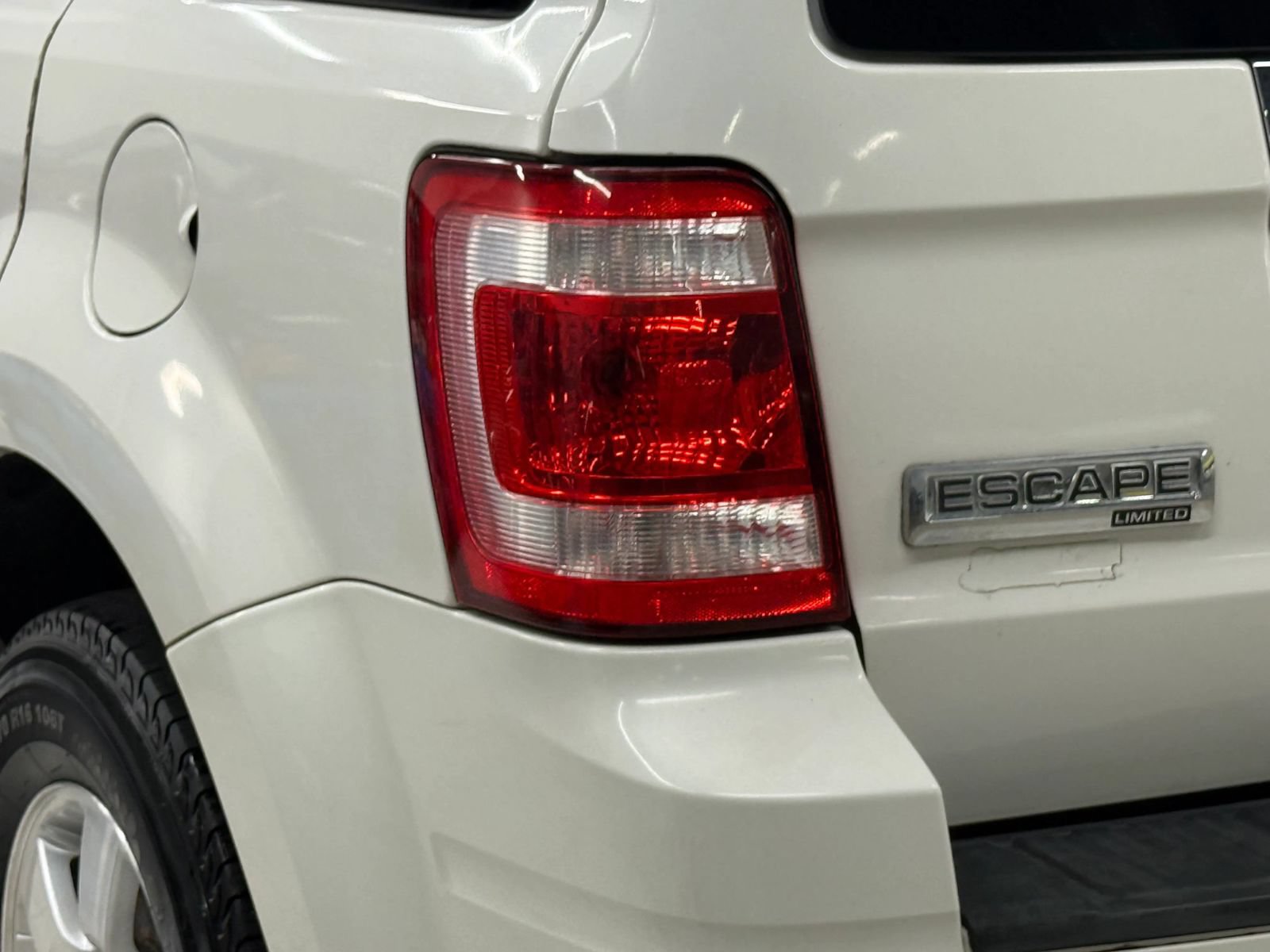 Used 2010 Ford Escape Limited FWD image 12