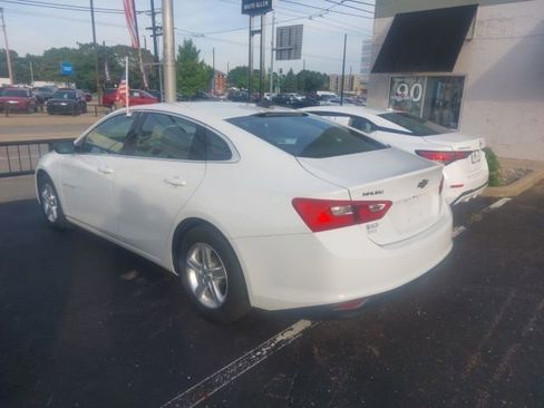 Used 2021 Chevrolet Malibu LS FWD image 2