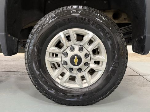 Used 2022 Chevrolet Silverado 2500 LT w/ Convenience Package AWD/4WD image 9