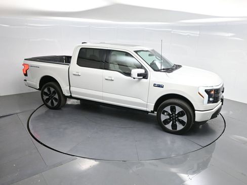 Used 2024 Ford F150 Lightning Platinum AWD/4WD image 44