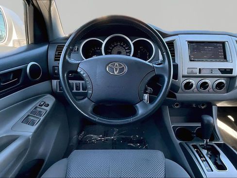 Used 2006 Toyota Tacoma PreRunner RWD image 8