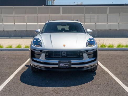 Certified 2026 Porsche Macan AWD/4WD image 6