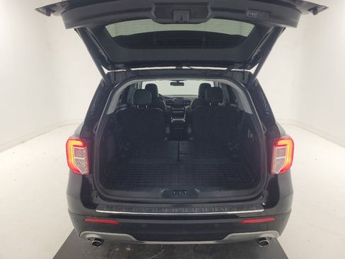Used 2021 Ford Explorer Limited w/ Equipment Group 301A AWD/4WD image 29