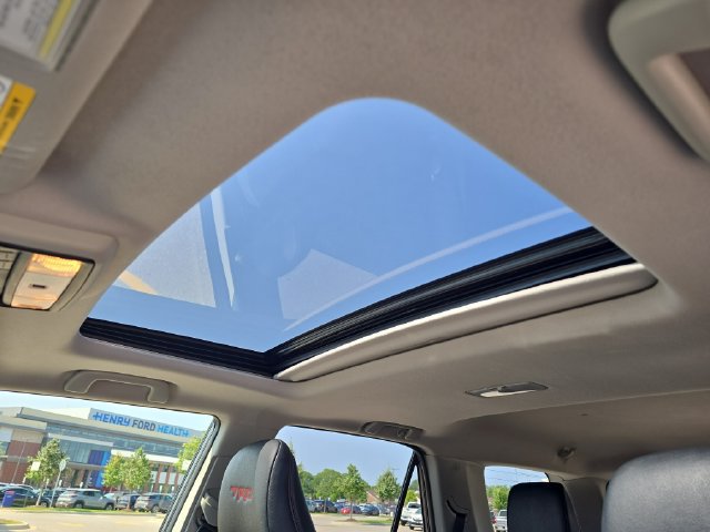 Used 2020 Toyota 4Runner TRD Off-Road Premium w/ Moonroof Package AWD/4WD image 6