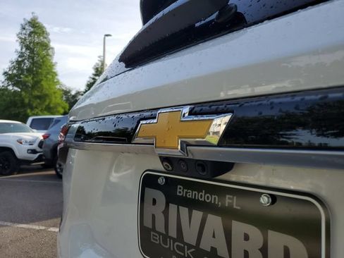 Used 2022 Chevrolet Traverse Premier FWD image 6