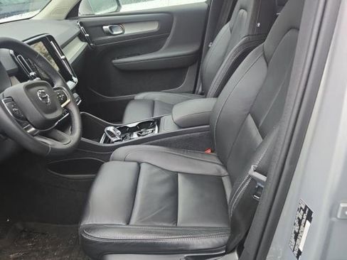 Used 2023 Volvo XC40 B5 Plus w/ Protection Package Premier image 5
