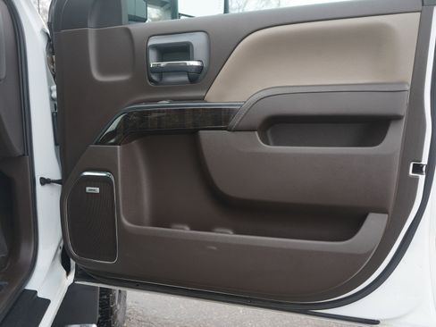 Used 2016 GMC Sierra 2500 Denali w/ Driver Alert Package image 9