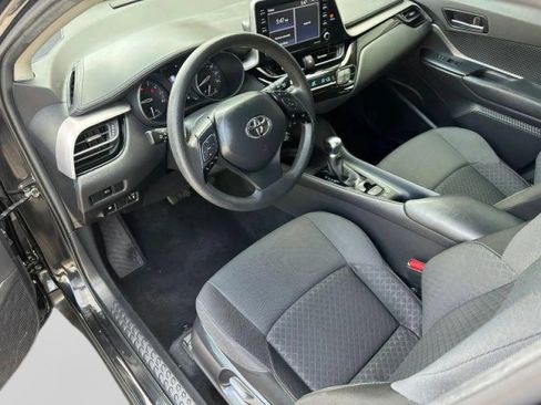 Used 2021 Toyota C-HR LE FWD image 13