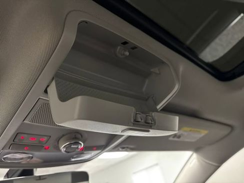 Used 2016 Volkswagen Passat 1.8T SEL Premium image 53