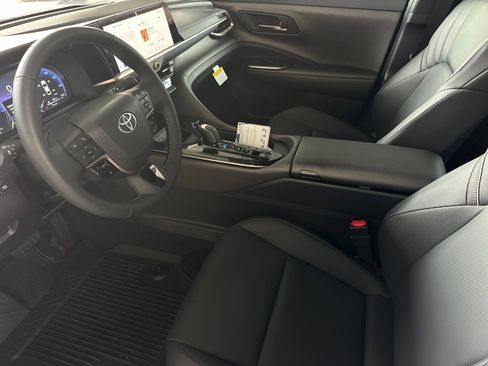 New 2026 Toyota Crown Nightshade image 9