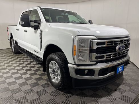Used 2023 Ford F250 XLT w/ 360-Degree Camera Package AWD/4WD image 2