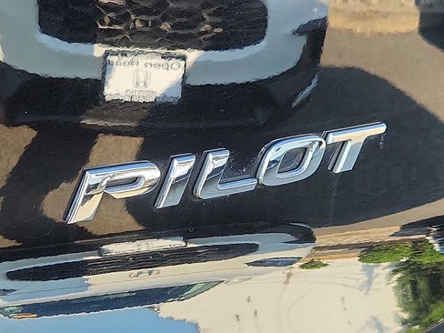 Certified 2017 Honda Pilot LX image 28