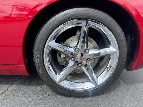 Used 2011 Chevrolet Corvette Coupe w/ 1LT RWD image 16