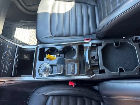 Used 2020 Ford Edge SEL AWD/4WD image 20