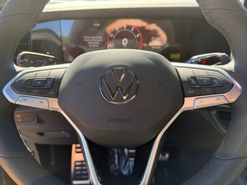 New 2026 Volkswagen Tiguan SE R-Line FWD image 17