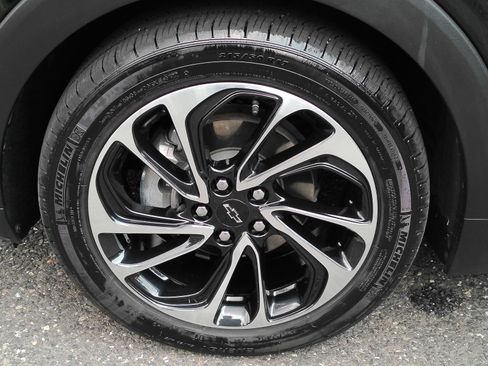 Used 2023 Chevrolet Bolt EUV Premier w/ Sun & Sound Package FWD image 30