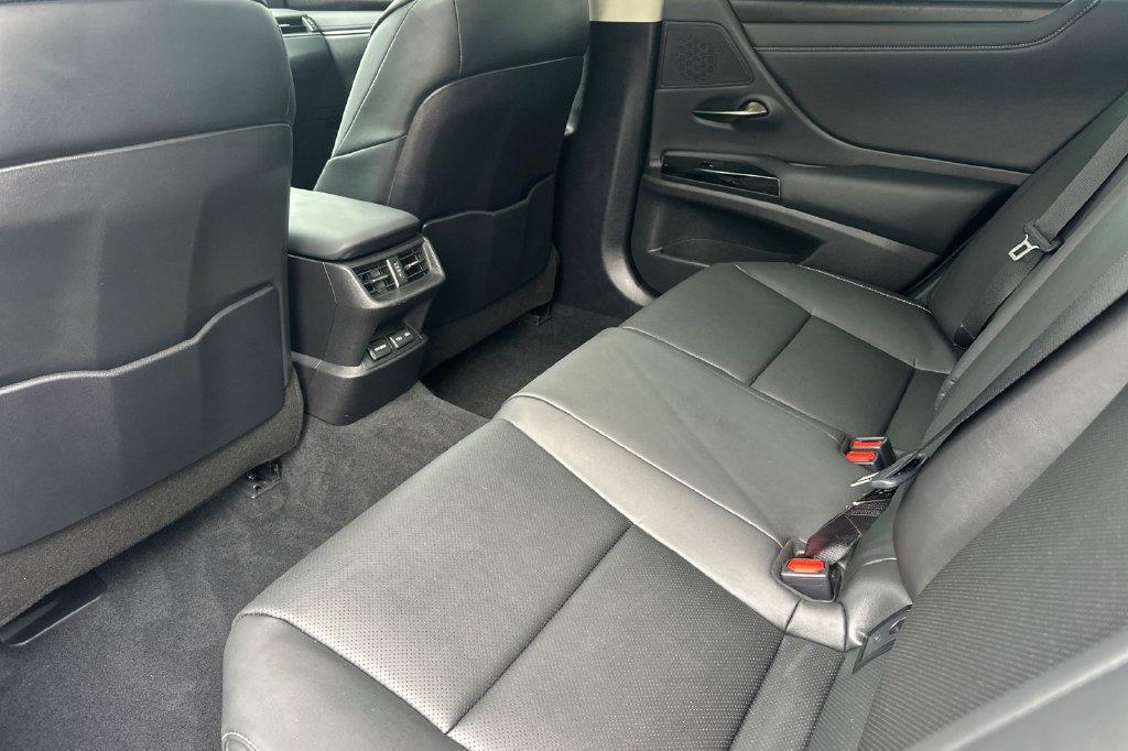 Certified 2024 Lexus ES 350 w/ Premium Package FWD image 12